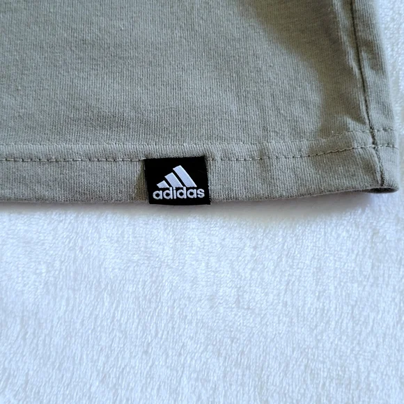 Adidas New York City🏙 Peace Dove🕊 Tee👕 - NWT - Picture 10 of 14